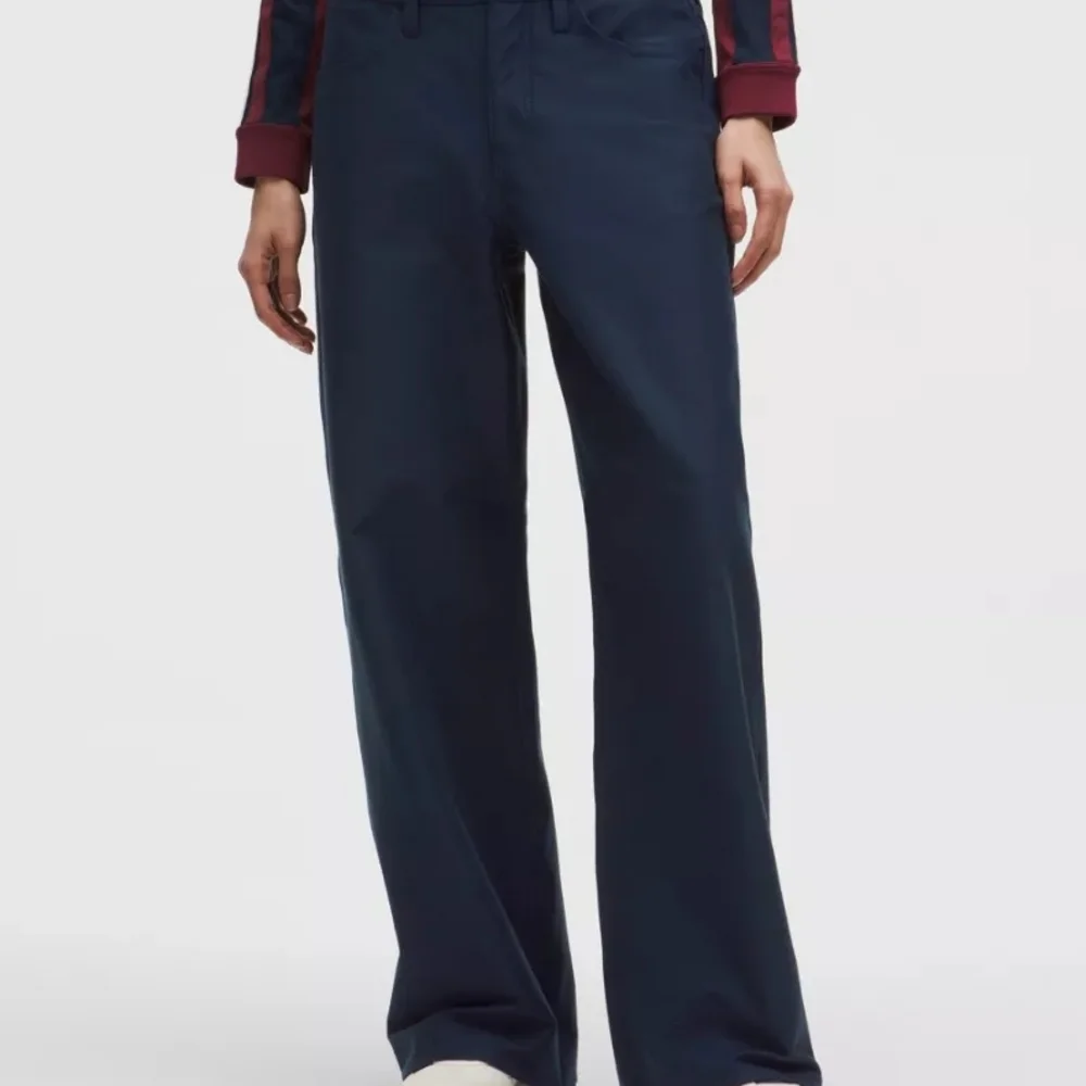 Lululemon EasyFive Low-Rise Classic-Wide Pant Regular 28 True Navy NWT - Picture 6 of 8